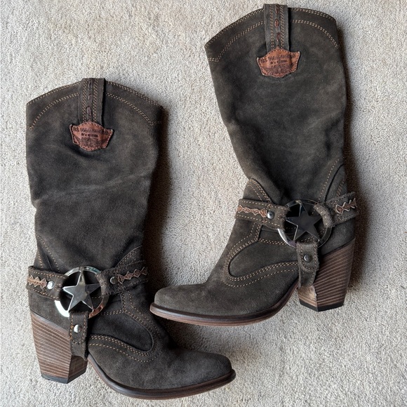 SOLD - Picture 4 of 9